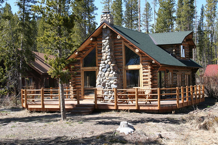 log cabin in the Idaho mountains